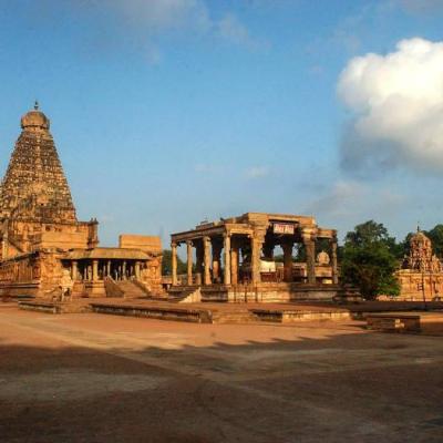 Chat with Thanjavur Photographers on Studio Chat